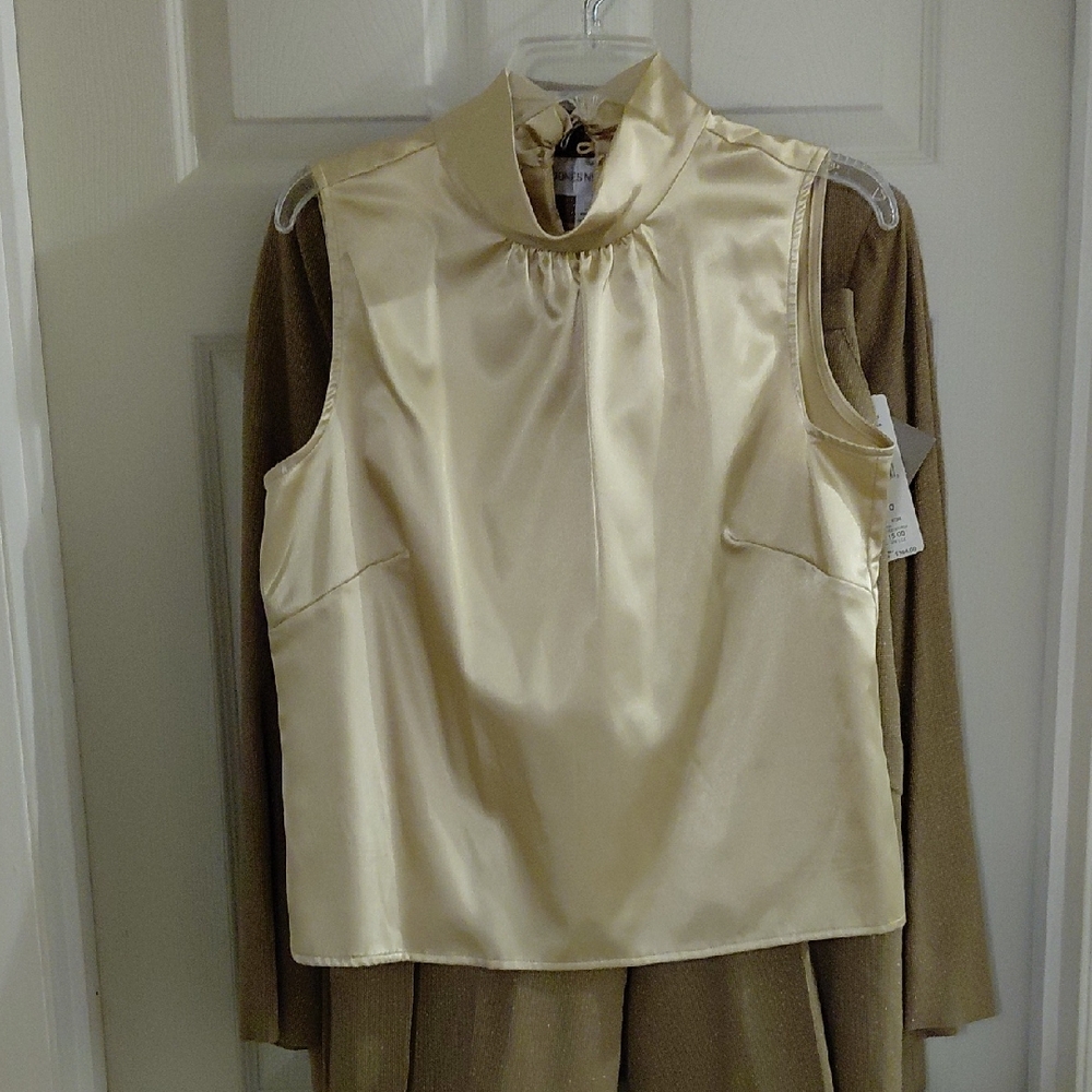 NWOT First Issue Gold Sleeveless Blouse Size 12